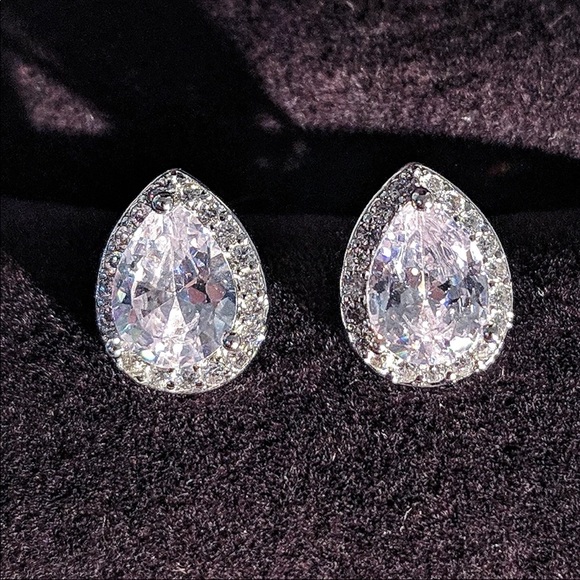 New Gorgeous 925 Silver Pear Cut Diamond Earrings - Picture 2 of 6